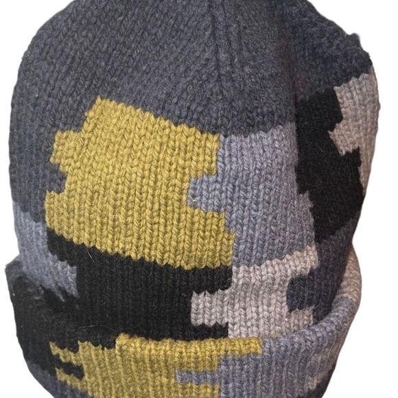Vintage Handknit “Damoflage” Pixelated Wool Beanie - Picture 15 of 15
